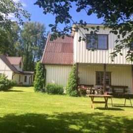 Männi Farm Holiday House，位于Eoste的酒店