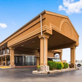 Best Western Coachlight，位于罗拉的酒店