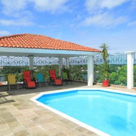Hotel & Suites Real del Lago，位于比亚埃尔莫萨的酒店