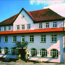 Hotel Adler，位于黑林山区圣格奥尔根的酒店