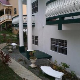 Apartment Joanna，位于洛尼湾村的酒店