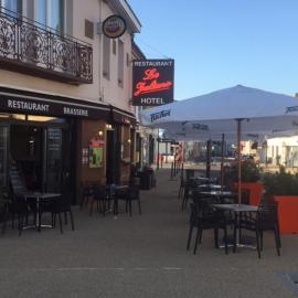 Hôtel Le Juliano，位于卡尔邦布朗的酒店