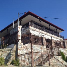 Guesthouse Kastro，位于埃泽萨的酒店