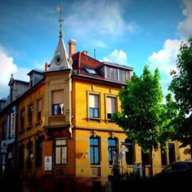 Hotel Lamm，位于普福尔茨海姆的酒店