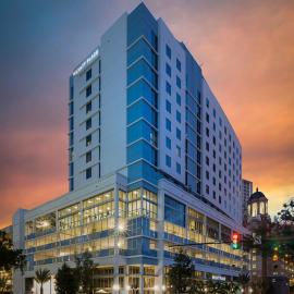 Hyatt Place St. Petersburg/Downtown，位于圣彼得堡的酒店