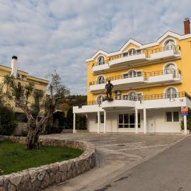 Hotel Crnogorska Kuća,位于波德戈里察的酒店