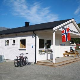 Løkvollstranda camping As，位于Samuelsberg的酒店
