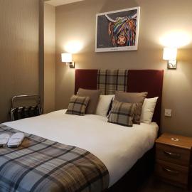 The Fairburn Hotel，位于Mauchline的酒店