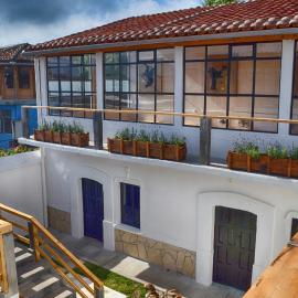 La Tozi Hotel，位于圣克里斯托瓦尔-德拉斯卡萨斯的酒店