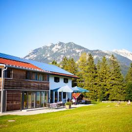 Jugendherberge Mittenwald，位于米滕瓦尔德的酒店