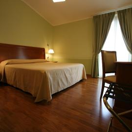 HOTEL L' ANFORA,位于阿泰萨的酒店