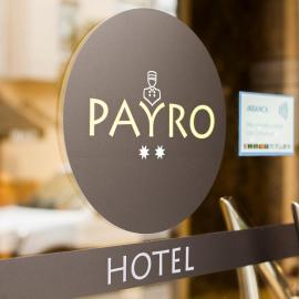 Hotel PAYRO，位于圣地亚哥－德孔波斯特拉的酒店
