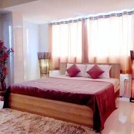 D5 Hotel สาขา หนองตำลึง，位于春武里的酒店