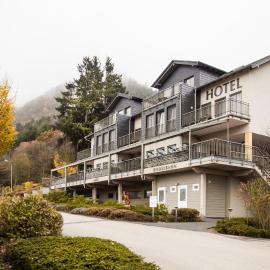 M13 Hotel,位于Riol的酒店