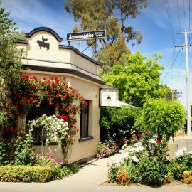 CocknBull Boutique Hotel Echuca，位于伊丘卡的酒店