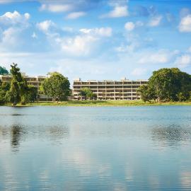 Jetwing Lake，位于丹不拉的酒店