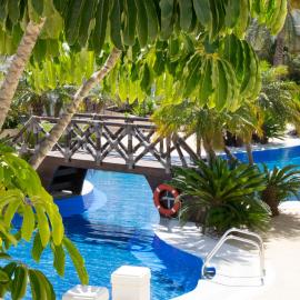 Aparthotel Residencia & Spa Parques Casablanca，位于贝尼萨的酒店