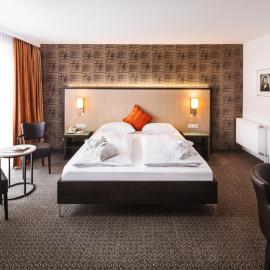 Hotel Plaza,位于杜伊斯堡的酒店