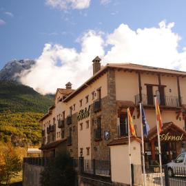 Hotel Arnal，位于埃斯卡洛纳的酒店