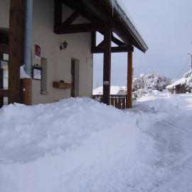 HOTEL Auberge du grand Git，位于La Chaux Neuve的酒店