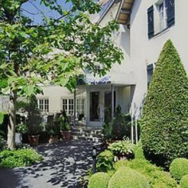 Hotel Krone Überlingen am Ried，位于辛根的酒店