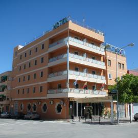 Hotel Torrezaf，位于Torre del Campo的酒店