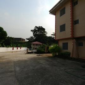 Rose Garden Apartments，位于林贝的酒店