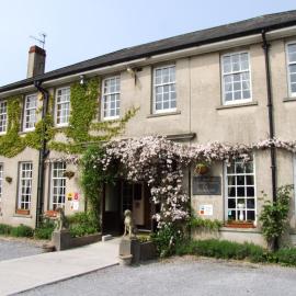 Ty Newydd Country Hotel，位于Hirwaun的酒店