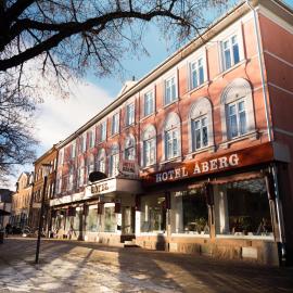 Hotel Åberg Centralhotellet，位于特拉诺斯的酒店