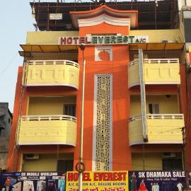 Hotel Everest