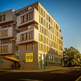 Hotel 99，位于霍穆托夫的酒店
