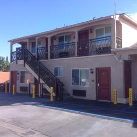 Sun Light Motel，位于唐尼的酒店