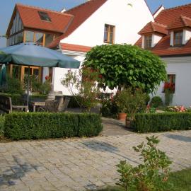 Prabatsch-Aichinger Winzergut，位于朗根洛伊斯的酒店