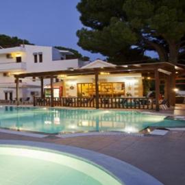 Pefkos Filoxenia，位于佩基罗德的酒店