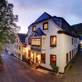 Hotel Weingut Schützen，位于森海姆的酒店