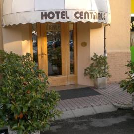 Hotel Centrale，位于Argenta的酒店