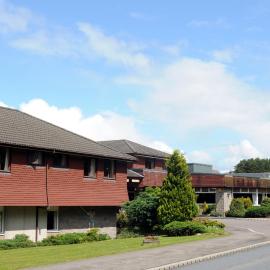 Highlander Hotel ‘A Bespoke Hotel’，位于牛顿莫尔的酒店