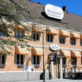 Pietarsaaren Kaupunginhotelli，位于皮耶塔尔萨里的酒店