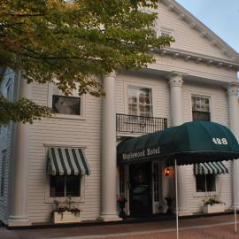 Maplewood Hotel，位于索格塔克的酒店
