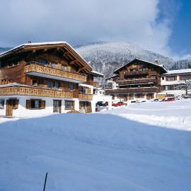 Hotel Silvapina，位于克洛斯特斯的酒店