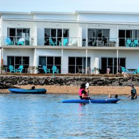Ulverstone River Edge HolidayApartments，位于阿尔弗斯通的酒店