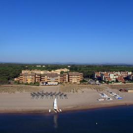 Apartaments Beach & Golf Resort，位于帕尔斯的酒店