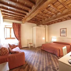 Hotel Villa San Michele，位于卡尔米尼亚诺的酒店