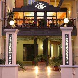 Casa Romagnosi，位于萨尔索马焦雷泰尔梅的酒店
