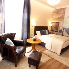 Hotel Promenadenhof，位于Weißensee的酒店