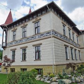 Hotel Carol - Vatra Dornei，位于瓦特拉多尔内的酒店