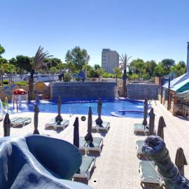 Camping & Bungalows Oasis，位于奥罗佩萨德尔马的酒店