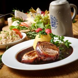 Hotel Gäubodenhof，位于施特劳宾的酒店