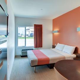 Motel 6-Roanoke, TX - Northlake - Speedway，位于罗阿诺克的酒店