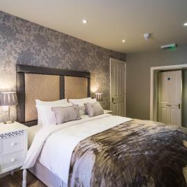 Greyhound Inn Wilton，位于索尔兹伯里的酒店